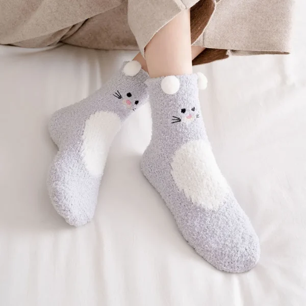 chaussettes chaudes fluffy grises souris